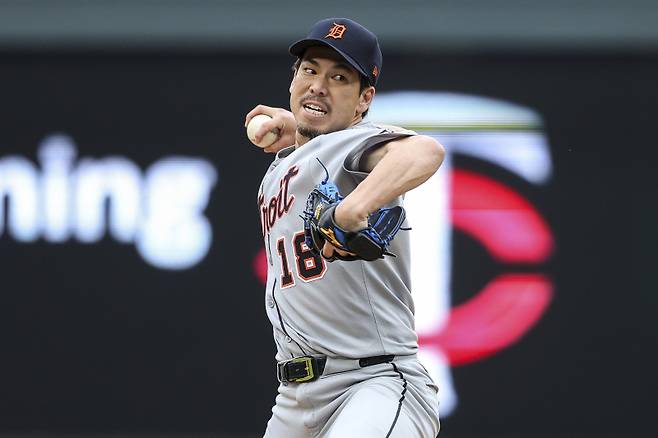 <yonhap photo-4146=""> Detroit Tigers relief pitcher Kenta Maeda (18) delivers against the Minnesota Twins during the eighth inning of a baseball game Sunday, April 13, 2025, in Minneapolis. (AP Photo/Matt Krohn)/2025-04-14 06:46:16/ <저작권자 ⓒ 1980~2025 ㈜연합뉴스. 무단 전재 재배포 금지, AI 학습 및 활용 금지></yonhap>