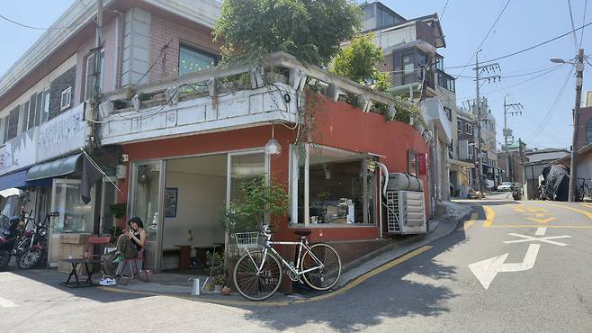Cafe Elak [WOO JI-WON]