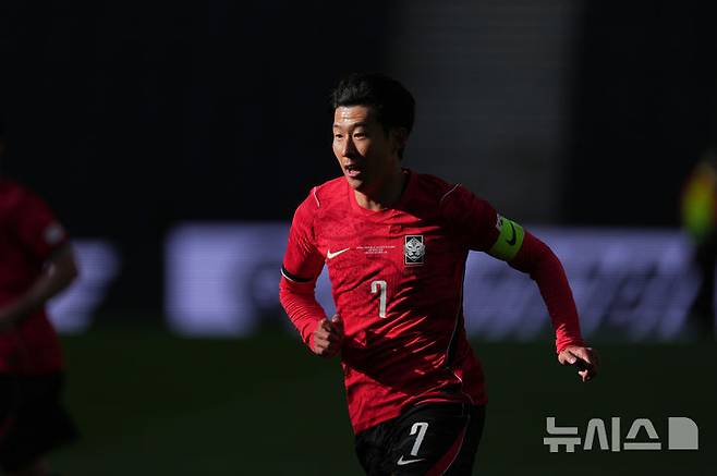 [밀턴케인스=AP/뉴시스] 한국 축구 국가대표 주장 손흥민. 2026.03.28.