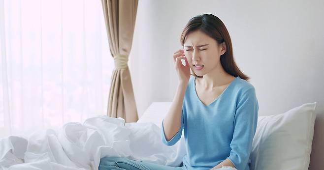 5~8월에는 특정 물질이 피부에 닿아 발생하는 알레르기성 접촉피부염 환자가 늘어난다. 클립아트코리아