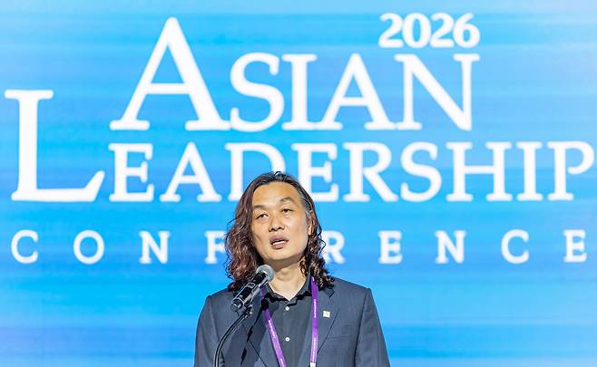 2026년 5월21 서울 신라호텔 다이너스티홀에서 열린 아시안 리더십 콘퍼런스의 세션 '피지컬 AI X 휴머노이드 로봇 제조업과 노동의 미래' 에서 한재권 교수가 발표하고 있다. /이태경기자