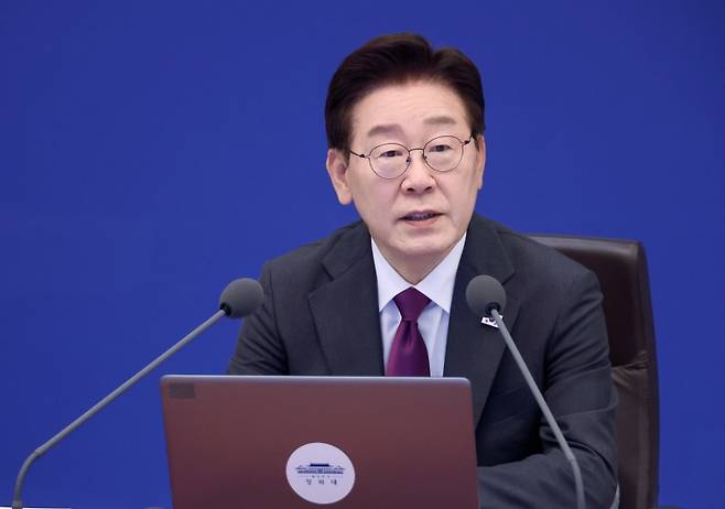 ▲ 이재명 대통령이 21일 청와대에서 열린 수석보좌관회의에서 발언하고 있다. [연합뉴스]