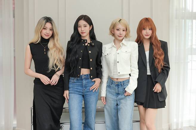 그룹 르세라핌이 정규 2집 ‘퓨어플로우 파트.1’ 발매 기념 인터뷰를 통해 새 앨범에 대한 강한 자신감을 드러냈다. 멤버 김채원은 최근 ‘목 통증’으로 일시적인 휴식기를 가지기로 결정한바, 이날 인터뷰에는 참여하지 못했다. 사진제공｜쏘스뮤직