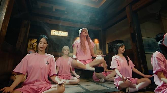 르세라핌. 사진l‘붐팔라’ MV 캡처