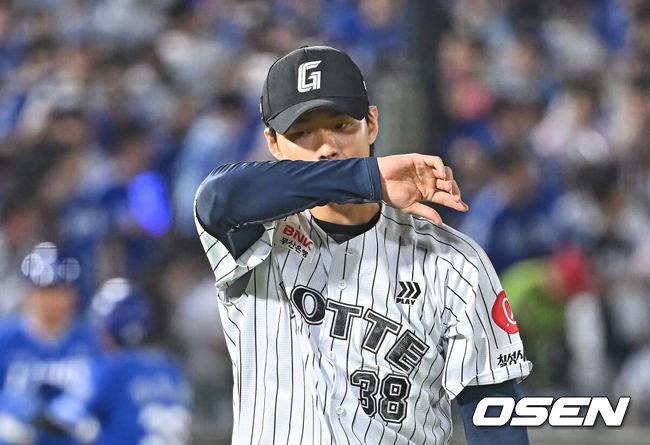 [OSEN=부산, 이석우 기자] 롯데 자이언츠 홍민기 102 2026.05.22 / foto0307@osen.co.kr