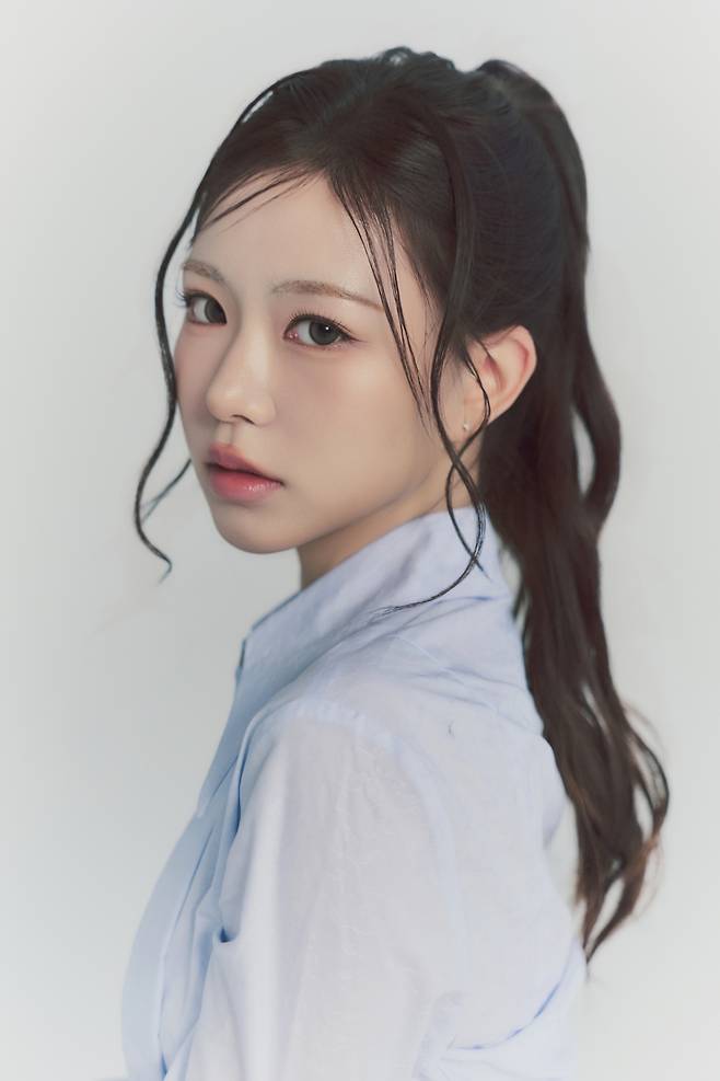 나예.