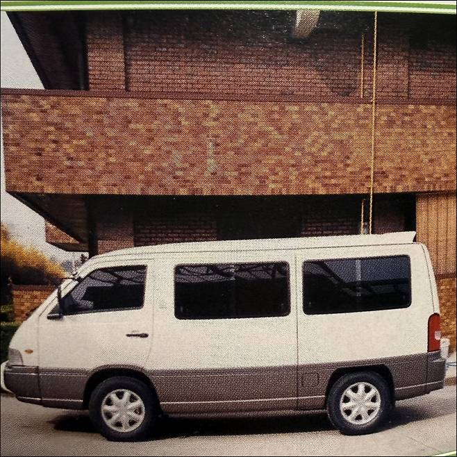지훈 씨가 산에 버려졌을 때 타고 갔다는 그  승합차 [A아동양육시설 피해자 비대위 제공 사진]