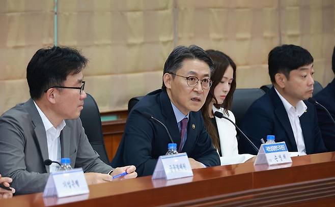 권대영 금융위원회 부위원장이 20일 서울 여의도 금융투자협회에서 열린 국민참여형 국민성장펀드의 판매 준비 상황 점검회의에서 발언하고 있다. 금융위원회 제공