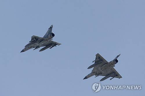 훈련하는 대만 전투기들 [EPA=연합뉴스 자료사진]