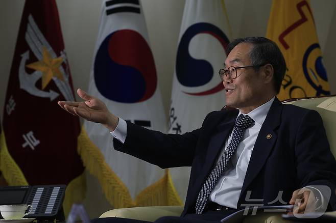 이용철 방위사업청장은 캐나다 잠수함 사업(CPSP) 수주에 성공하면 '방산 세계 4강'으로서의 한국의 입지가 높아질 것이라고 말했다. 2026.5.21 ⓒ 뉴스1 박정호 기자