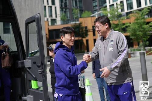 솔트레이크시티 사전 캠프에 합류한 황인범(왼쪽). 대한축구협회 제공