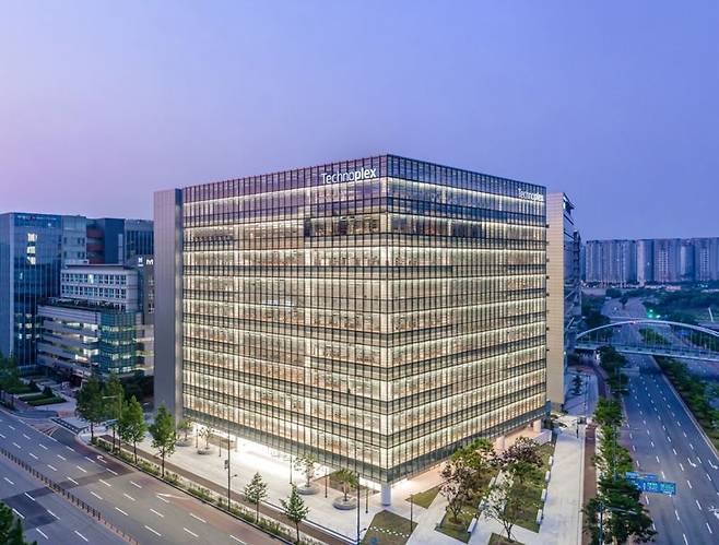 한국앤컴퍼니그룹 본사 테크노플렉스 외관 / 한국앤컴퍼니그룹 제공