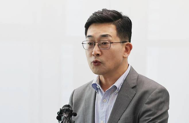 이학인 서울교육감 후보가 26일 서울 용산구 서울교육청에서 공약 발표를 하고 있다. 연합뉴스