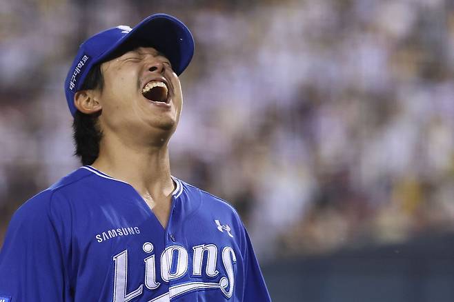 프로야구 삼성이 10-0으로 이긴 지난 24일 롯데와의 원정경기에서 삼성 선발투수 양창섭은 9이닝 1피안타 6탈삼진 무실점으로 데뷔 후 첫 완봉승을 기록했다. 특히 무사사구 완봉승인데 이는 KBO리그 역대 143번째 진기록이다. [사진 삼성 라이온즈]