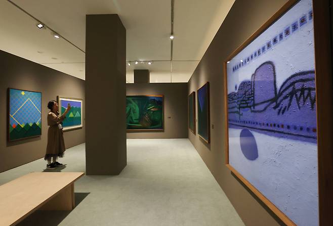 Korean dansaekhwa artist Kim Whan-ki's works are seen on display at the National Museum of Modern and Contemporary Art (MMCA) in central Seoul on Aug. 13, 2025. [YONHAP]