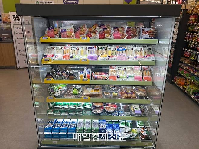 편의점 샌드위치, 햄버거 등 간편식. [변덕호 기자]