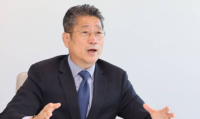 김경한 인천광역시 국제관계대사가 지난 22일 서울 용산구 세계일보 사옥에서 한·미·일 협력과 북·중 관계 등 한반도 정세 현황을 설명하고 있다. 이제원 선임기자