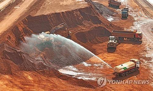 중국에 수출된 보크사이트 [AFP=연합뉴스 자료사진. 재판매 및 DB 금지]