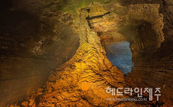 재단장한 만장굴 내부 모습. 사진=제주도세계유산본부