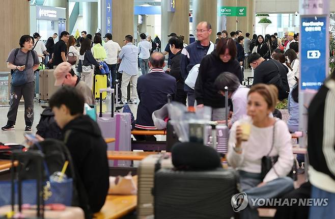 한국 찾은 외국인 관광객들 [연합뉴스 자료사진]