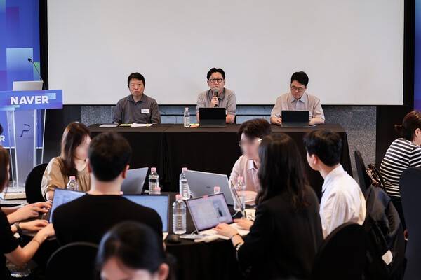 28일&nbsp;진행된 '미디어라운드테이블' QA 세션 현장.[출처=네이버]