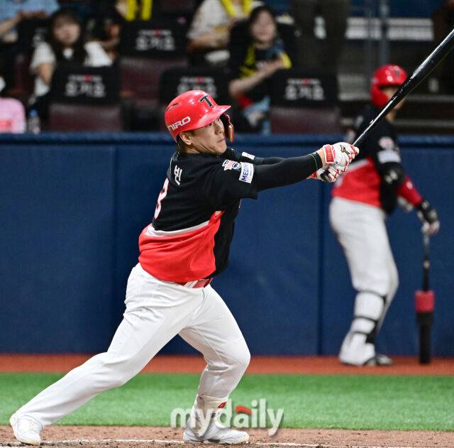 2026년 5월 26일 오후 서울 고척스카이돔에서 열린 '2026 신한 SOL KBO리그' KIA 타이거즈와 키움 히어로즈의 경기. KIA 김선빈이 6회초 1사 후 타격하고 있다./마이데일리