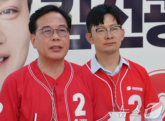 송언석 국민의힘 원내대표가 29일 대전 한화생명볼파크앞에서 이재명 대통령 사전투표 관련 긴급 입장 발표를 하고 있다. 2026.5.29 ⓒ 뉴스1 김기태 기자