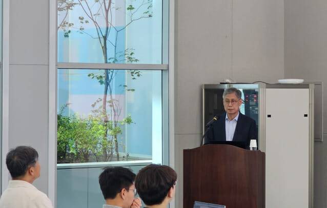 박상일 파크시스템스 대표가 기업설명회를 진행하고 있다. (사진=지디넷코리아)