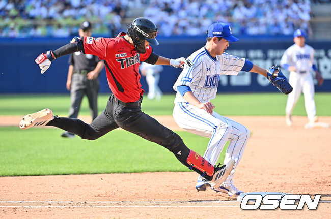 [OSEN=대구, 이석우 기자] 17일 대구삼성라이온즈파크에서 2026 신한 SOL KBO 리그 삼성 라이온즈와 KIA 타이거즈의 경기가 열렸다.홈팀 삼성은 최원태가, 방문팀 KIA는 김태형이 선발 출전했다.KIA 타이거즈 박재현이 7회초 1사 2루 1루수 왼쪽 내야 안타를 치고 세이프되고 있다. 2026.05.17 / foto0307@osen.co.kr