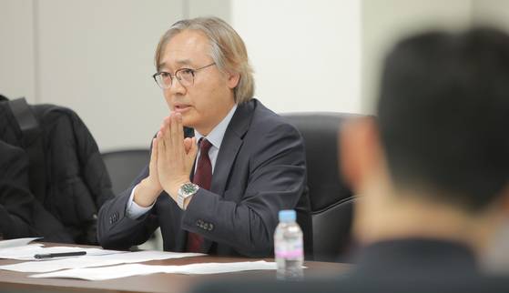 국무총리 산하 검찰개혁추진단장을 지낸 박찬운 자문위원장(한양대 법학전문대학원 교수)이 2025년 12월4일 서울 종로구 정부서울청사 창성동 별관에서 열린 기자간담회에서 발언하고 있다. ⓒ연합뉴스