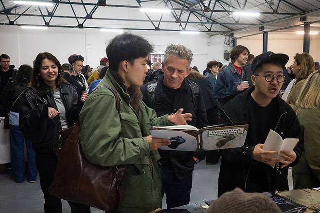 ▲ 경일대학교 사진영상학부 사진책 프로젝트가 지난 5월 15일부터 17일까지 영국 런던에서 개최된 세계적 사진 축제 '포토런던(Photo London)'에 참가했다. 경일대 제공