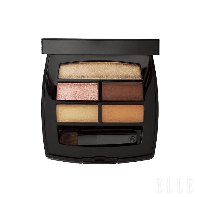 레 베쥬 코스탈 썸머 컬렉션 레 베쥬 아이섀도우 팔레트, 소프트, 10만5천원, Chanel.