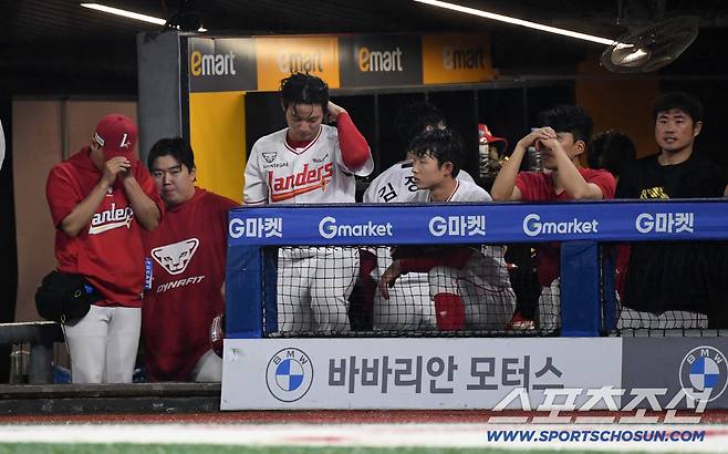 27일 인천SSG랜더스필드에서 열린 SSG와 삼성의 경기. 8연패 빠진 SSG 선수들이 아쉬워하고 있다. 인천=박재만 기자 pjm@sportschosun.com/2026.05.27/