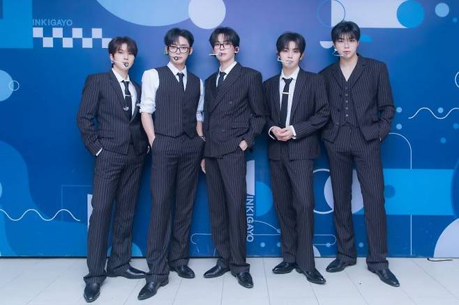 제로베이스원. 웨이크원, SBSKPOP 제공