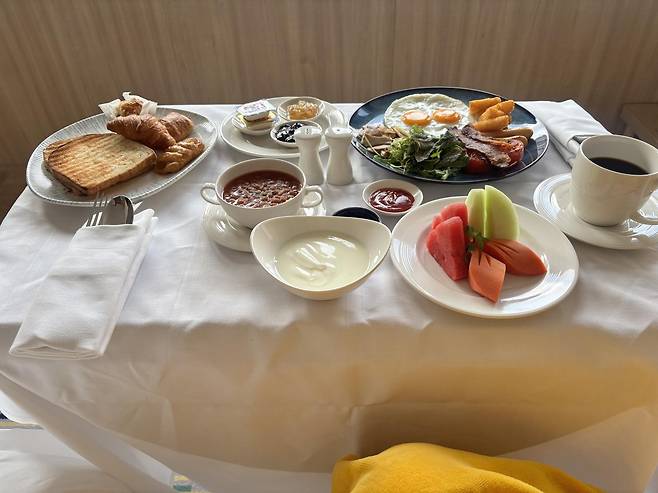 보코 방콕 수라웡 조식은 객실에서 주문이 가능하다. 황소영 기자 fangso@donga.com