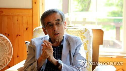 연합뉴스와 인터뷰 중인 이계호 박사 [연합뉴스 사진]