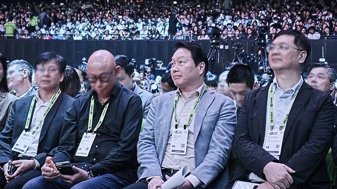 젠슨 황 엔비디아 CEO의 GTC 타이베이 기조연설에 참석한 최태원 SK그룹 회장 [SK하이닉스 뉴스룸 제공. 재판매 및 DB 금지]