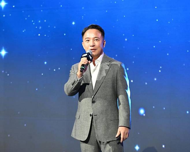 김택진 엔씨소프트 최고경영자(CEO) 겸 최고창의력책임자(CCO)가 지난해 5월 13일 오전 부산 벡스코에서 열린 엔씨 '지스타 2025' 오프닝 세션에서 인사말을 하고 있다. 2025.11.13. alpaca@newsis.com /사진=뉴시스