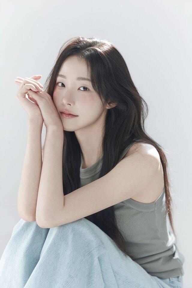 채원빈 / 아우터유니버스