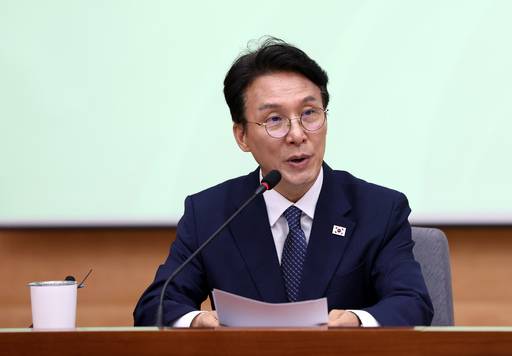 김민석 국무총리가 5월 29일 서울 종로구 정부서울청사 별관에서 열린 국가기후위기대응위원회 전체회의에서 발언하고 있다. /연합뉴스