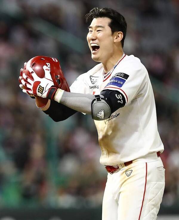 3일 SSG가 인천 SSG랜더스필드에서 열린 2026 신한 SOL KBO리그 키움과 홈경기에서 5-4 끝내기 승리를 거두며 구단 최다 13연패 사슬을 끊어냈다. (SSG 랜더스 오태곤, 4타수 2안타 1득점 1타점 1도루 1삼진). /사진=SSG 랜더스
