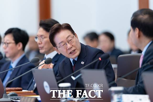 이재명 대통령 취임 후 국내 증시가 상승세를 이어가고 있다. 다만 1500원대 환율은 풀어야 할 숙제로 지목된다. /청와대