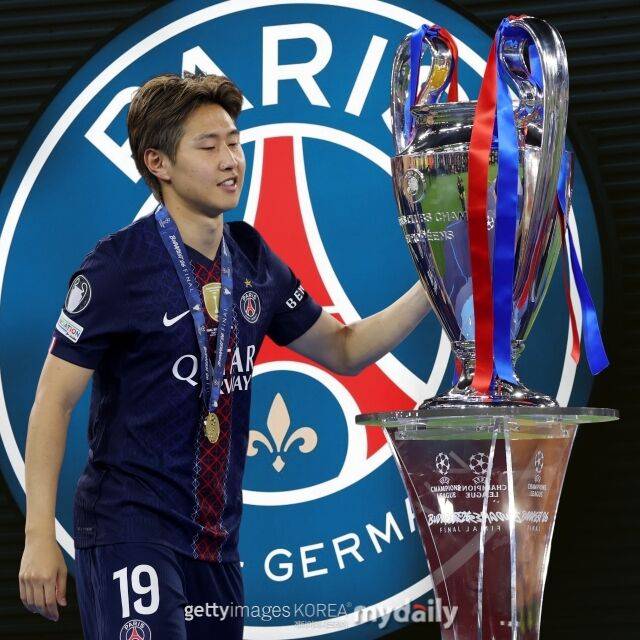 2일 파브리지오 로마노에 따르면 이강인이 파리 셍제르망(PSG)을 떠나 이적을 모색할 가능성이 제기됐다./게티이미지코리아