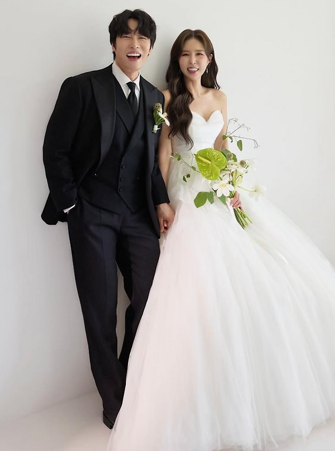 가수 문원과 신지 [뉴시스]