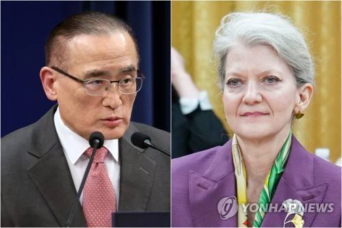 위성락 국가안보실장(왼쪽)과 앨리슨 후커 미국 국무부 정무차관 [연합뉴스 자료사진·외교부 제공. 재판매 및 DB 금지]