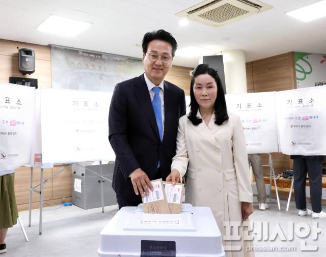 ▲지난달 29일 제9회 전국동시지방선거 사전 투표에 참여한 안민석 경기도교육감 후보. ⓒ안민석 선거캠프