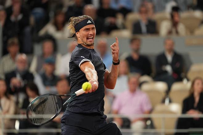 Germany's Alexander Zverev returns to Spain's Rafael Jodar during the quarterfinal tennis match at the French Open in Paris, Tuesday, June 2, 2026. (AP Photo/Thibault Camus)