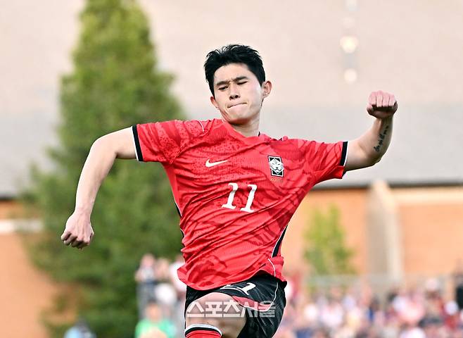 축구국가대표팀의 이동경이 4일(한국시간) 미국 유타주 프로보 스미스 필드 하우스 사우스 필드에서 진행된 엘살바도르와의 평가전에서 프리킥슛으로 선제골을 넣고 기뻐하고 있다. 2026. 6. 4. 프로보(미 유타주) | 박진업 기자 upandup@sportsseoul.com