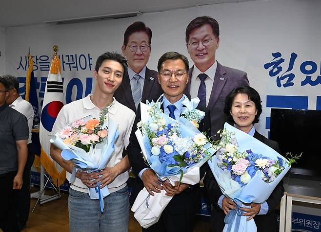 김중남 강릉시장 당선인 가족 [촬영 유형재]