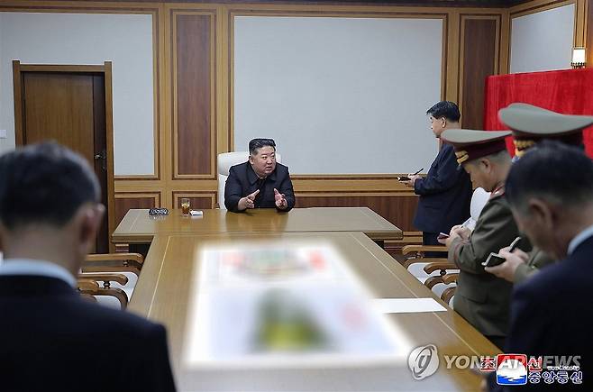북한 김정은, 새 핵물질 생산공장 시찰 (평양 조선중앙통신=연합뉴스) 김정은 북한 국무위원장이 지난 3일 새로 조업한 핵물질 생산공장을 현지지도했다고 조선중앙통신이 4일 보도했다. [조선중앙통신 홈페이지 캡처] 2026.6.4 
    [국내에서만 사용가능. 재배포 금지. For Use Only in the Republic of Korea. No Redistribution] nkphoto@yna.co.kr